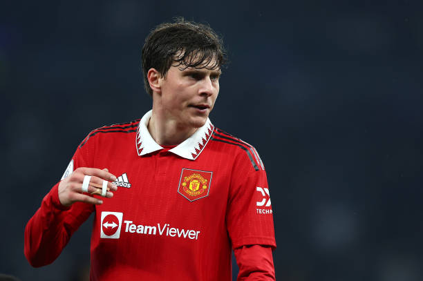 Victor Lindelof’s contract with Manchester United will be extended
