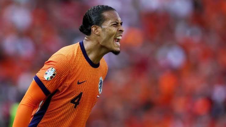 ‘WE DISCUSSED THAT’: Virgil van Dijk gives proper response to fierce criticism of his form