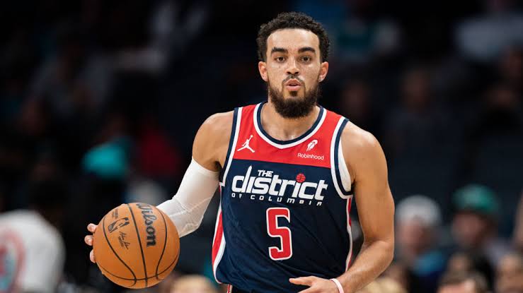 Lakers miss out on key free agent as Tyus Jones signs with Phoenix Suns