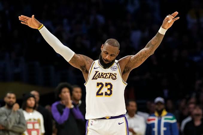 ‘MOST SELFISH, SELF ABSORBED ATHLETE EVER’: Fans Blast LeBron James after Crowning Himself During Rams vs. Dolphins Game